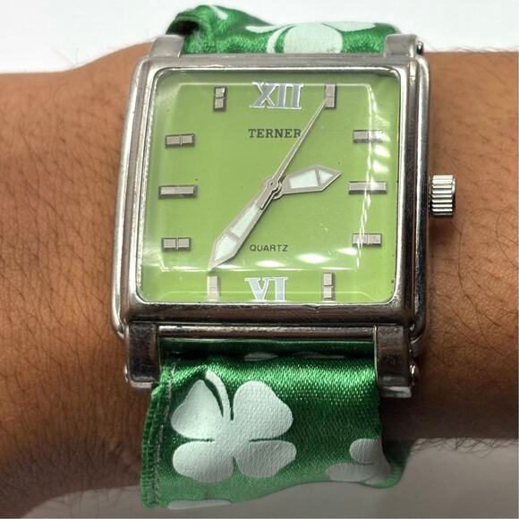 Green Clover Terner Watch - Picture 1 of 4